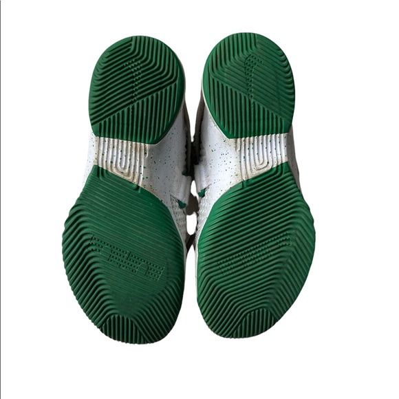 (Sold) Nike Lebron Soldier XII Irish, Size 9 - Picture 5 of 8